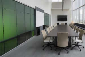 Divisiones de oficina en vidrio y aluminio